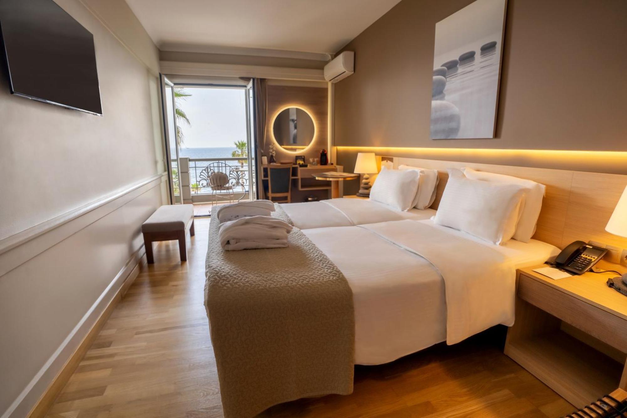 Sea View room Twin Beds